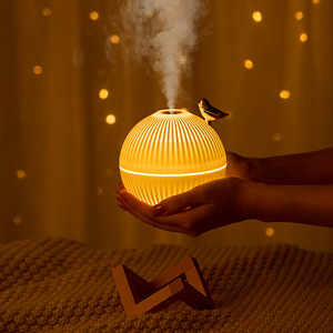 Noel hediyesi Portable taşınabilir Mini Led ışık nemlendirici 330ml odası LED gece lambası hava spreyi nemlendirici ahşap standı tabanı ile - Product Image 4