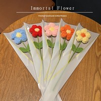 Petit tournesol en peluche rouge, cadeau au crochet fait main, style mignon, cadeau idéal pour la fête des mères, parfait pour les enseignantes et les mamans, fini.