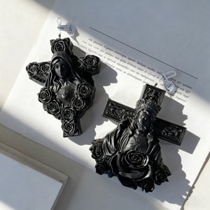 Vela Decorativa con Forma de Cruz de Rosas, Adorno de Mesa Único para el Hogar, Regalo para Fiestas de Inauguración de Casa - Product Image 2
