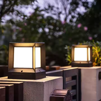 Nouvelles lampes de jardin LED rechargeables activées par l'énergie solaire lampes de colonne extérieures étanches pour décor de paysage alimentation ca IP65