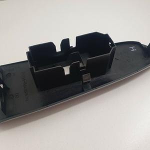 แผงปิดสวิตช์กระจกไฟฟ้าสำหรับรถยนต์โตโยต้า ปราโด (74231-60490) จากโรงงานโดยตรง - Product Image 4