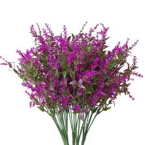 Pianta Verde Artificiale con Foglie Appuntite, Cime di Lavanda a Sette Punte, Fiore Decorativo per Matrimoni, Giardini, Ambienti Pastorali e Casa - Product Image 1