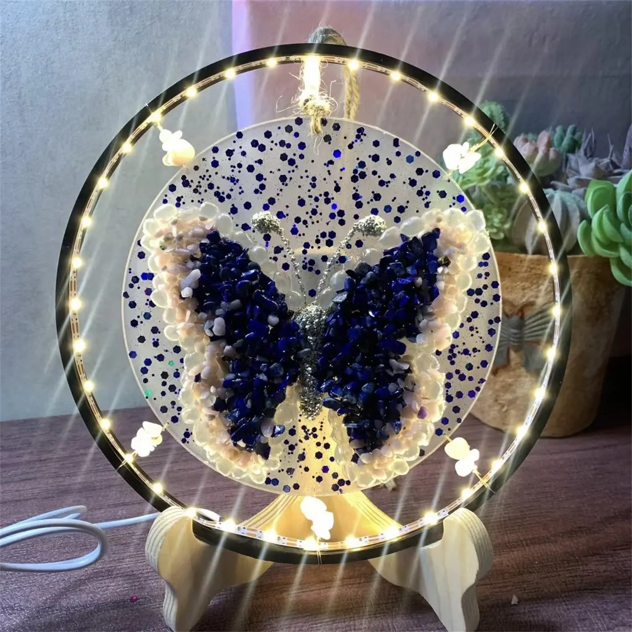 Lampu kristal kupu-kupu alami, Chip LED capung turmalin bulat batu penyembuhan Resin