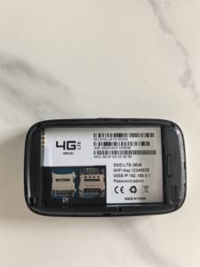 Enrutador móvil LED R818 portátil con tarjeta SIM Wifi 4G y ranuras para tarjetas SD - Product Image 5