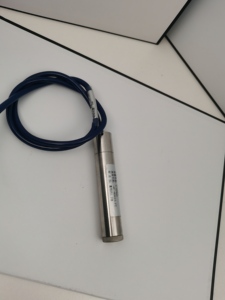Piézomètre à fil vibrant en acier inoxydable, haute précision 0,05 % FS, capteur de température de l'eau poreuse IP68, haute performance de mesure - Product Image 2