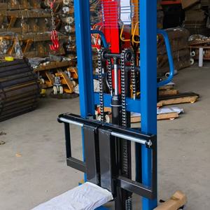 हेबेई स्टेकर फैक्टरी सी स्टील 500 किलोग्राम 1 टन 2टन 3टन 1.3 मीटर 1.6 मीटर 2 मीटर हैंड स्टेकर मैनुअल फोर्कलिफ्ट बिक्री - Product Image 5