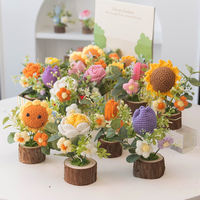 OEM ODM Pot de fleurs en crochet de tournesol fait à la main fil de laine à tricoter pour la fête des mères remise des diplômes nouvel an