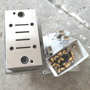 ASA capped <span class=keywords><strong>WPC</strong></span> co-đùn khuôn/gỗ composite decking khuôn/<span class=keywords><strong>WPC</strong></span> dây chuyền sản xuất đùn khuôn - Product Image 6