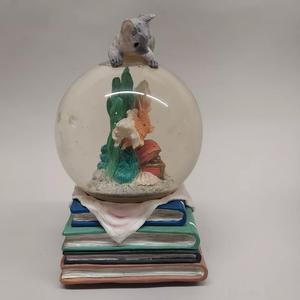 Estilo occidental juega <span class=keywords><strong>Alley</strong></span> Cat dos peces cuatro libros globo de nieve caja de música decoración de escritorio resina hecha a mano adorno para el hogar - Product Image 3