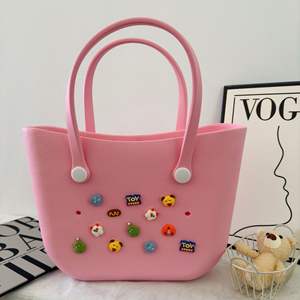 Sac de plage EVA 2026 en vogue, grand format, étanche, avec trous DIY, bandoulière, fermeture ouverte, sac de voyage souple et fourre-tout - Product Image 3