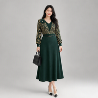 Robe longue plissée pour femme, col en V, imprimé doré à chaud, coupe trapèze, style Miyake, collection automne, directement de l'usine