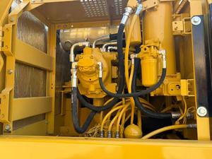 Excavatrice sur chenilles hydraulique lourde CAT 320BL de 20 tonnes d'occasion pour les travaux publics et l'ingénierie civile - Product Image 4