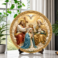 Assiette en résine Vierge Marie Couronnée avec Cadre Guirlande de Lys, Vente Directe Usine, Cadeau Religieux pour Ornement de Chapelle