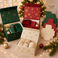 Boîte cadeau de Noël pliable magnétique avec gaufrage, pelliculage mat, doublure en éponge, recyclable pour l'affichage commercial festif