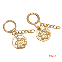 Breloques personnalisées en forme de fleur de chrysanthème, porte-clés en métal pour sac à main, accessoires en gros pour jouets en peluche