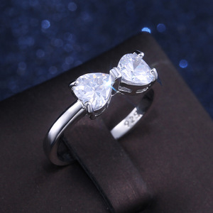 Anello con Fiocco per Donne, Elegante Cristallo Bianco Quadrato, Regolabile, Tono Argento, Anello Minimalista alla Moda - Product Image 6