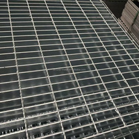 Grille de drainage en acier galvanisé avec surface dentelée pour la décoration des systèmes de drainage extérieur et l'utilisation dans les immeubles de bureaux