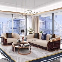 Italienischer Luxus-Wohnzimmer-Sofa-Set aus cremeweißem Rindsleder mit braunem Holzrahmen und goldener Metalldekoration