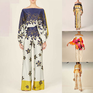 Wholesale Printed Two Piece Set Chic Off Shoulder Batwing Sleeve Blouse Comfortable Wide Leg Pants Women's Casual Printed Sets - Product Image 2