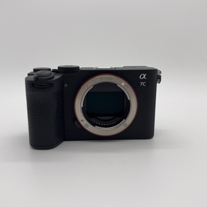 Cámara <span class=keywords><strong>Sony</strong></span> <span class=keywords><strong>A7C</strong></span> II 4K Full Frame sin Espejo Usada, en Excelente Estado, 33MP, Ideal para Vlogging y Viajes, con Wi-Fi y 1 Año de Garantía - Product Image 1