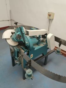 <span class=keywords><strong>Afilador</strong></span> <span class=keywords><strong>de</strong></span> <span class=keywords><strong>cuchillos</strong></span> <span class=keywords><strong>de</strong></span> sierra <span class=keywords><strong>de</strong></span> <span class=keywords><strong>banda</strong></span> completamente automático con precio bajo <span class=keywords><strong>Afilador</strong></span> <span class=keywords><strong>de</strong></span> <span class=keywords><strong>cuchillos</strong></span> <span class=keywords><strong>de</strong></span> sierra <span class=keywords><strong>de</strong></span> <span class=keywords><strong>banda</strong></span> - Product Image 3