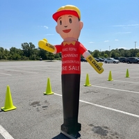 Gonflable publicitaire en forme de garçon agitant la main pour lavage de voitures, promotion extérieure