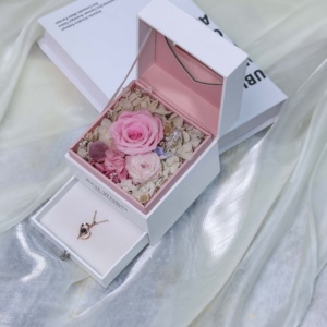 Ingrosso fiore conservato scatola di gioielli in acrilico in lingue 100 collana scatola di Rose per il regalo della festa della mamma - Product Image 2