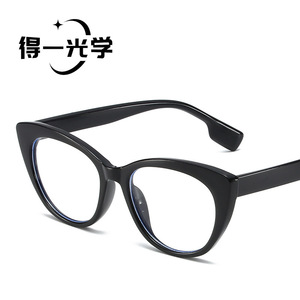 แว่นตา De Yi Optics ลายเสือดาว ขอบสีแดง กรอบสี่เหลี่ยม ป้องกันแสงสีฟ้า สำหรับผู้หญิง เลนส์ PC กรอบกว้าง บริดจ์ขนาดกลาง - Product Image 2