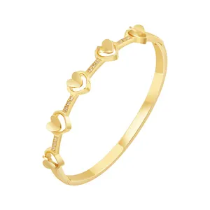 Derniers bijoux en acier inoxydable plaqué or 18 carats Bracelet brillant en zircon creux avec cœur d'amour pour femmes Bracelet d'accessoires B242401