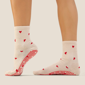 Calcetines Cortos Rosas con Corazones Rojos Antideslizantes para Mujer, Calcetines de Algodón y Fibra de Bambú para Uso Diario en Primavera - Product Image 4