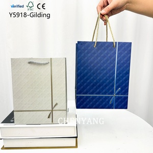 Usine de sacs en papier personnalisables de taille moyenne, emballage de vacances avec logo imprimé en gros, matériau recyclé, sac en papier de haute qualité - Product Image 3