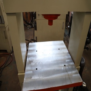 Presse hydraulique électrique à portique de petite taille série YM 20 tonnes - Product Image 6