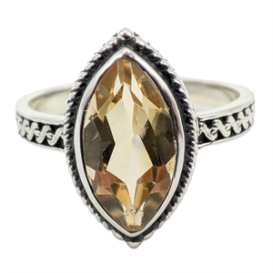 Anillo Ajustable de Citrino Hecho a Mano, Joyería Fina para Mujer con Diseño de Piedra de Cristal Pulido y Estilo Moderno - Product Image 5