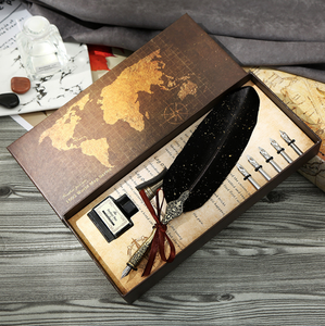 Set Aziendale di Calligrafia con Penna a Piuma Personalizzata, 5 Pennini Sostituibili, Portapenna Retrò e Bottiglia d'Inchiostro da <span class=keywords><strong>15</strong></span> ml - Product Image 4