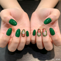 24 faux ongles à presser, style Noël, base verte, ruban rouge, forme amande moyenne, en ABS réutilisable, ambiance festive