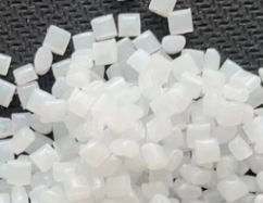 Granulés de plastique PC-6600 Chi Mei ignifuges et résistants aux hautes températures pour l'électronique et les appareils électroménagers, résistants au feu - Product Image 1