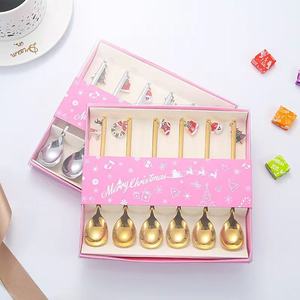 Cuillères à thé <span class=keywords><strong>de</strong></span> <span class=keywords><strong>noël</strong></span> avec pendentif <span class=keywords><strong>de</strong></span> <span class=keywords><strong>noël</strong></span> 6 pièces ensemble <span class=keywords><strong>de</strong></span> cuillères à mélanger en acier inoxydable or - Product Image 2