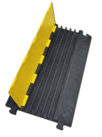 Pont de câbles de rampe de chemin de câbles jaune et noir en caoutchouc et plastique de bonne qualité à 5 canaux