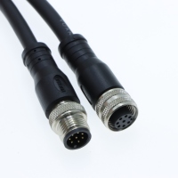 Connecteur circulaire étanche blindé M12 noir moulé sur mesure pour équipement industriel