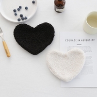 Sous-verres en peluche créatifs style Ins sur le thème de l'amour pour la décoration de fond photo, la décoration intérieure, et comme support isolant thermique