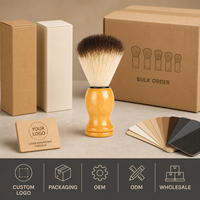 Brocha de afeitar al por mayor con mango de madera, opciones de cerdas de jabalí y nailon, herramienta para hacer espuma para barbería y salón, logotipo OEM personalizado disponible