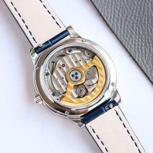 Montre-bracelet mécanique automatique élégante et haut de gamme avec affichage du calendrier, incrustée de moissanite, bracelet de 20 mm, idéale pour les rendez-vous - Product Image 5