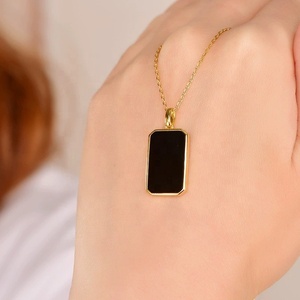 Venta al por mayor Au750 nuevo diseño 18K genuino amarillo oro negro agente colgante collar para mujeres <span class=keywords><strong>famale</strong></span> - Product Image 3