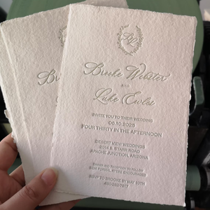 การ์ดเชิญงาน<span class=keywords><strong>แต่งงาน</strong></span>ทำมือ กระดาษลายนูนขอบหยัก ดีไซน์หรูหรา พร้อมขอบลายดอกไม้  แบบกดนูน  งานฝีมือประณีต - Product Image 4