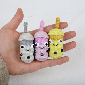 Häkel-DIY-Milchtee-Tassen-Serie: Inklusive fertiger Häkelprodukte, handgefertigten Taschenanhängern, Dekorationen und Woll-Schlüsselanhängern. - Product Image 4