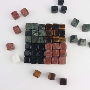 Cubo de Cristal Natural Colorido al por Mayor para Enfriar Whisky y Vino con Tamaño Personalizado - Product Image 5