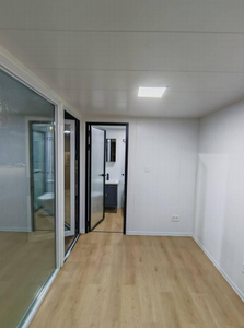 บ้านพักสำเร็จรูปแบบสองชั้นขนาด 20 ฟุต รุ่น Apple Cabin BungalowTiny Hotel พร้อมกระจกพาโนรามา สำหรับโฮมสเตย์และพื้นที่สำนักงาน ออกแบบตามสั่งสำหรับการค้าข้ามพรมแดน - Product Image 4