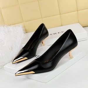 Chaussures à talons plateforme rétro de style européen pour femmes, talons fins, talons ultra-hauts, bout pointu, bout peu profond, à enfiler, en cuir véritable - Product Image 5