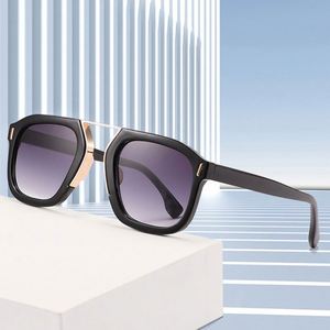 Gafas de Sol Cuadradas de Piloto con Remaches de Leopardo Coloridas y a la Moda, Personalizadas al por Mayor para Hombres y Mujeres - Product Image 2