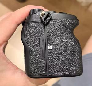 Appareil photo hybride Sony A7R IV d'occasion, boîtier 61MP plein format, stabilisation 5 axes, vidéo 4K, bon état, prêt à être expédié - Product Image 3